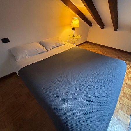 La Casa Di Ale Apartment Lecco Bagian luar foto