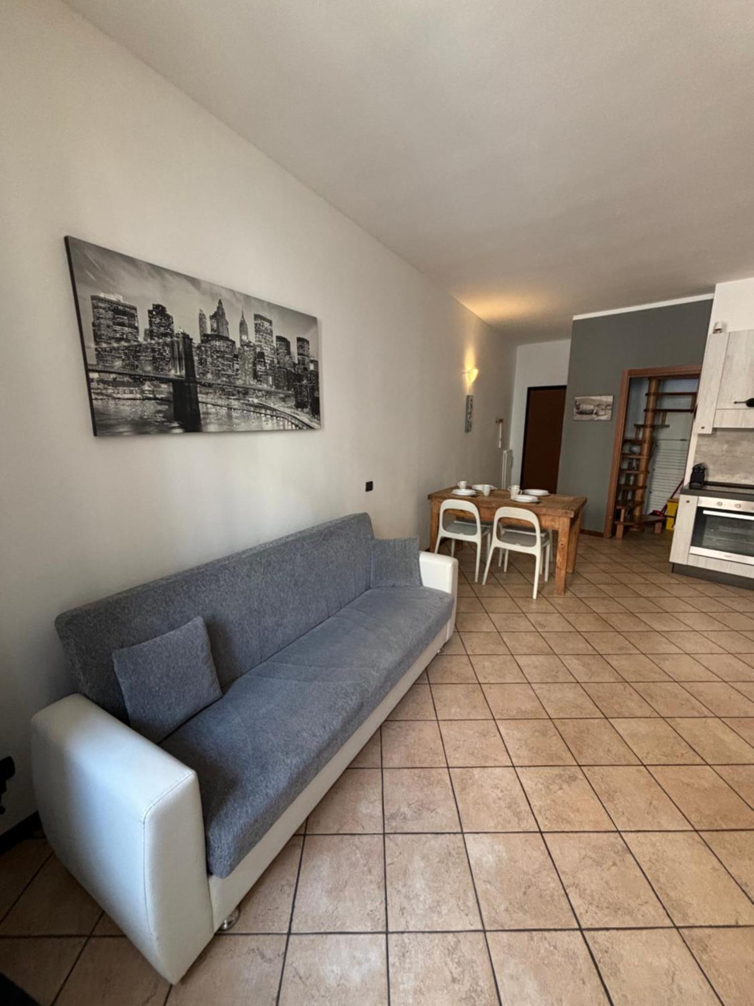 La Casa Di Ale Apartment Lecco Bagian luar foto