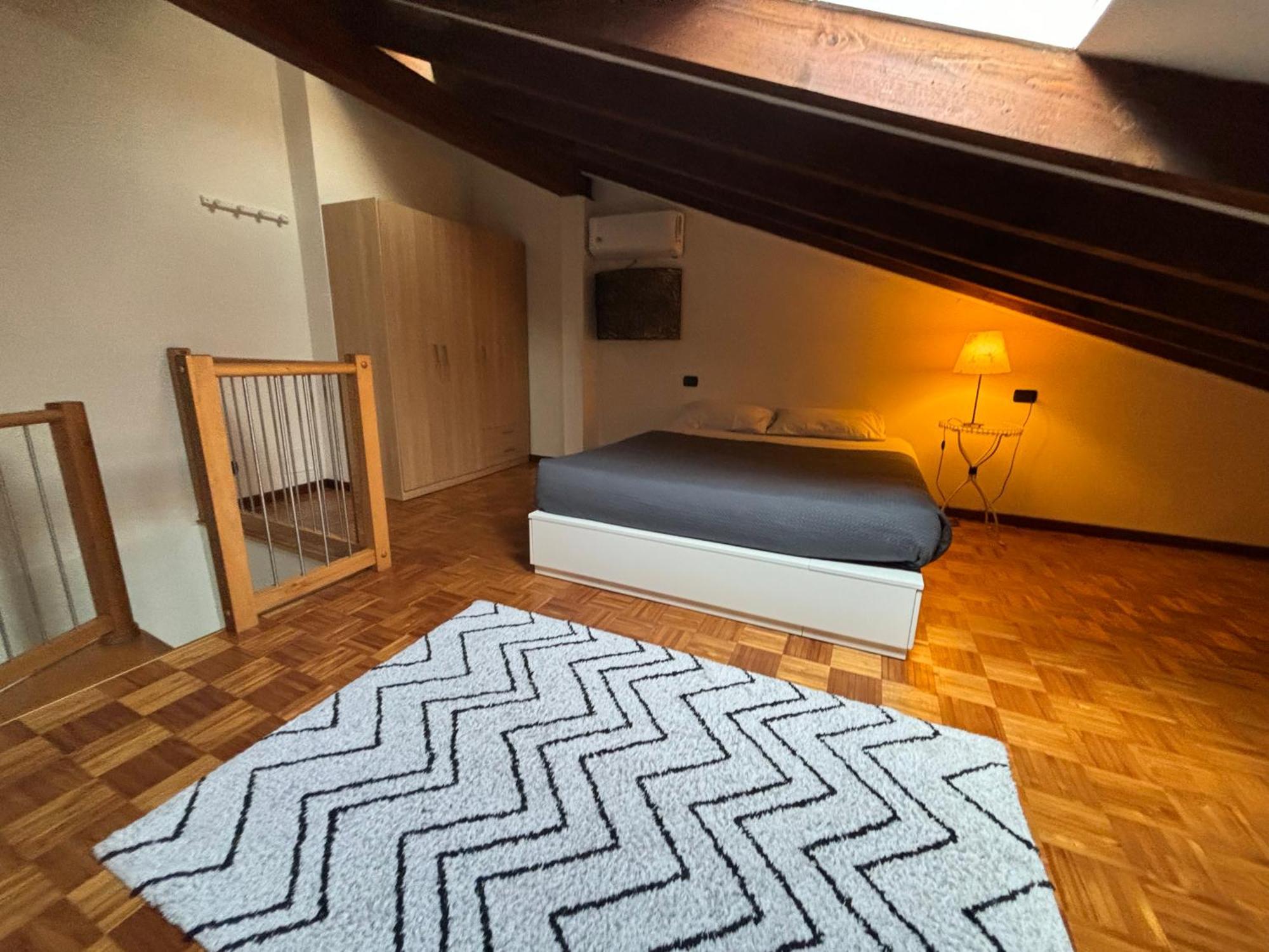 La Casa Di Ale Apartment Lecco Bagian luar foto